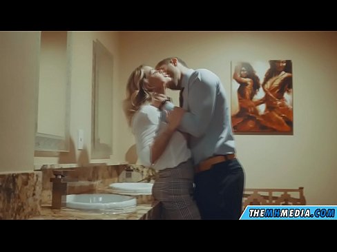 ❤️ Uma blonde obugaxayo ekuyenga endlini yangasese yomphakathi Ividiyo yocansi kithi zu.virtsextor.ru ❌